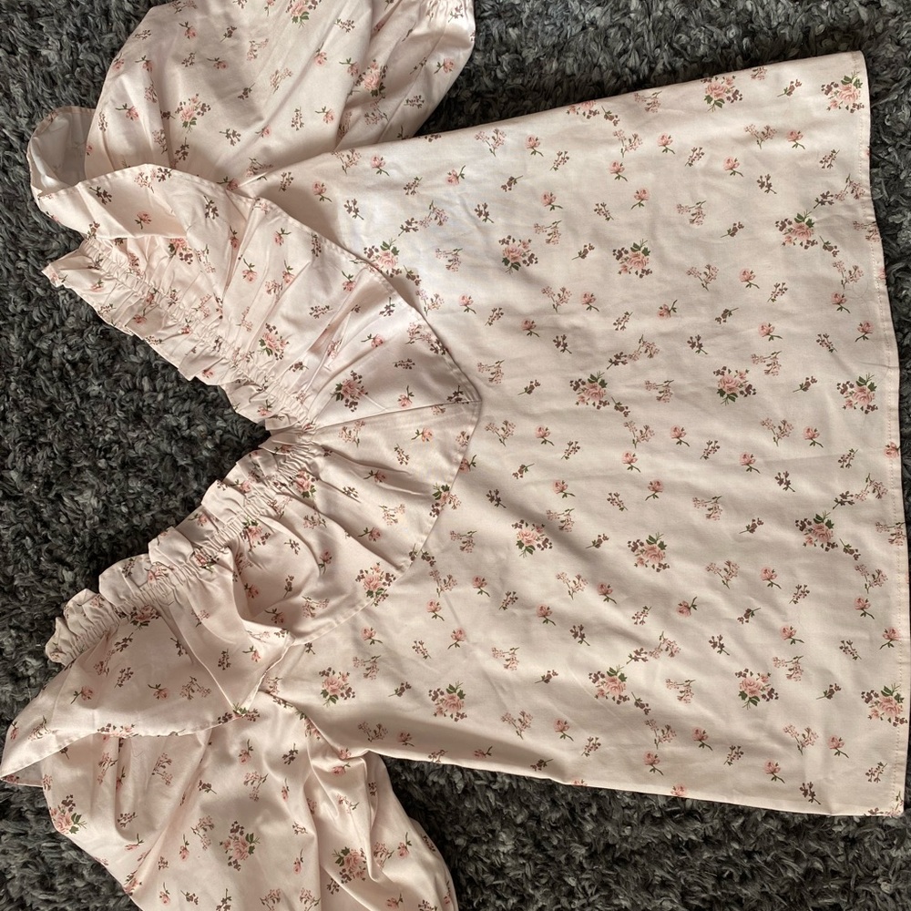 Elegant Floral Blouse in Soft Pink
